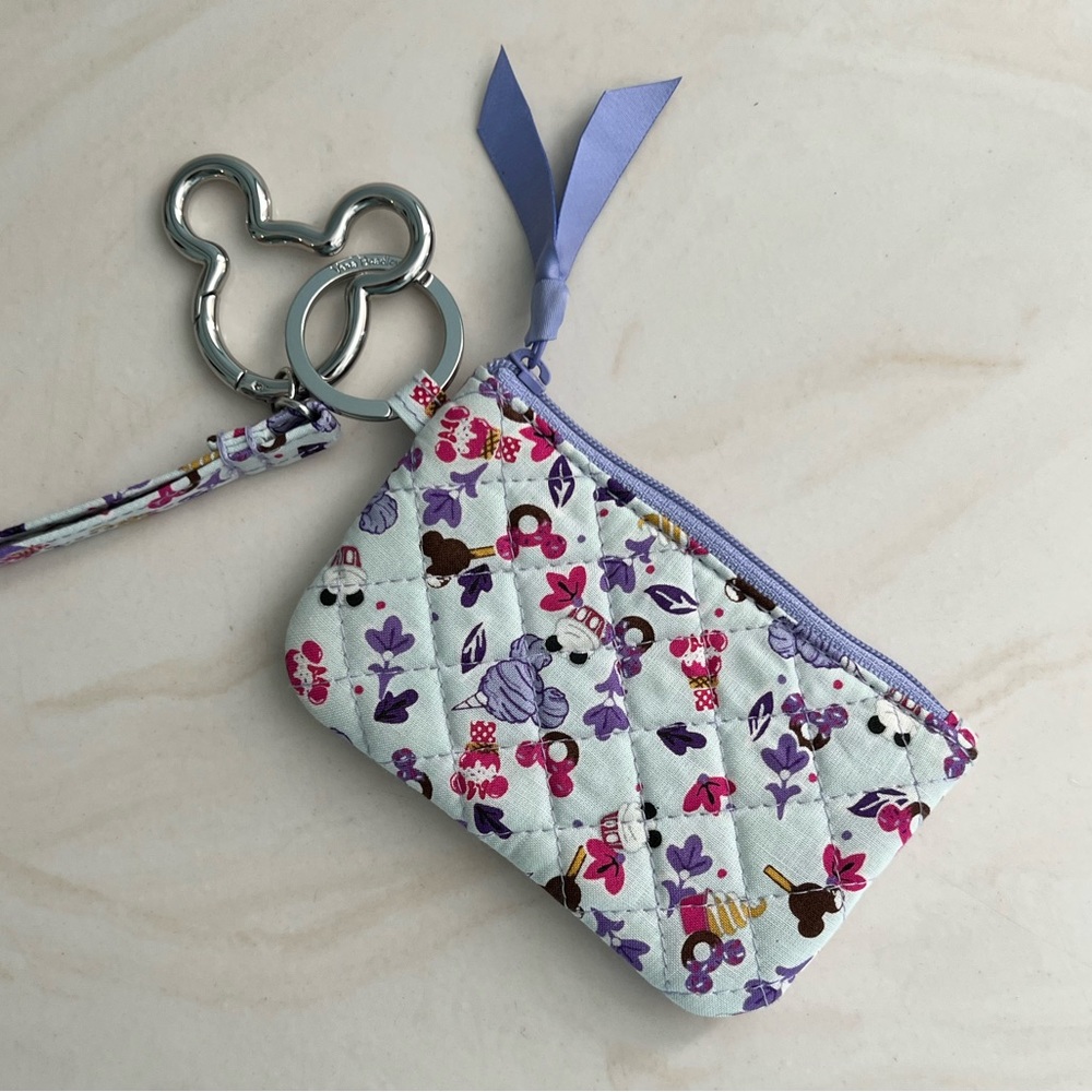 NWOT Sweet Treats Ditzy Zip ID and Lanyard